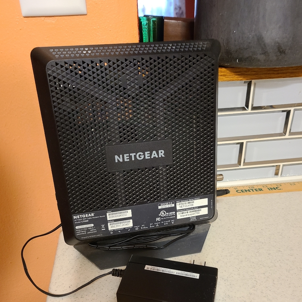 Netgear wifi unit - Picture 3 of 7